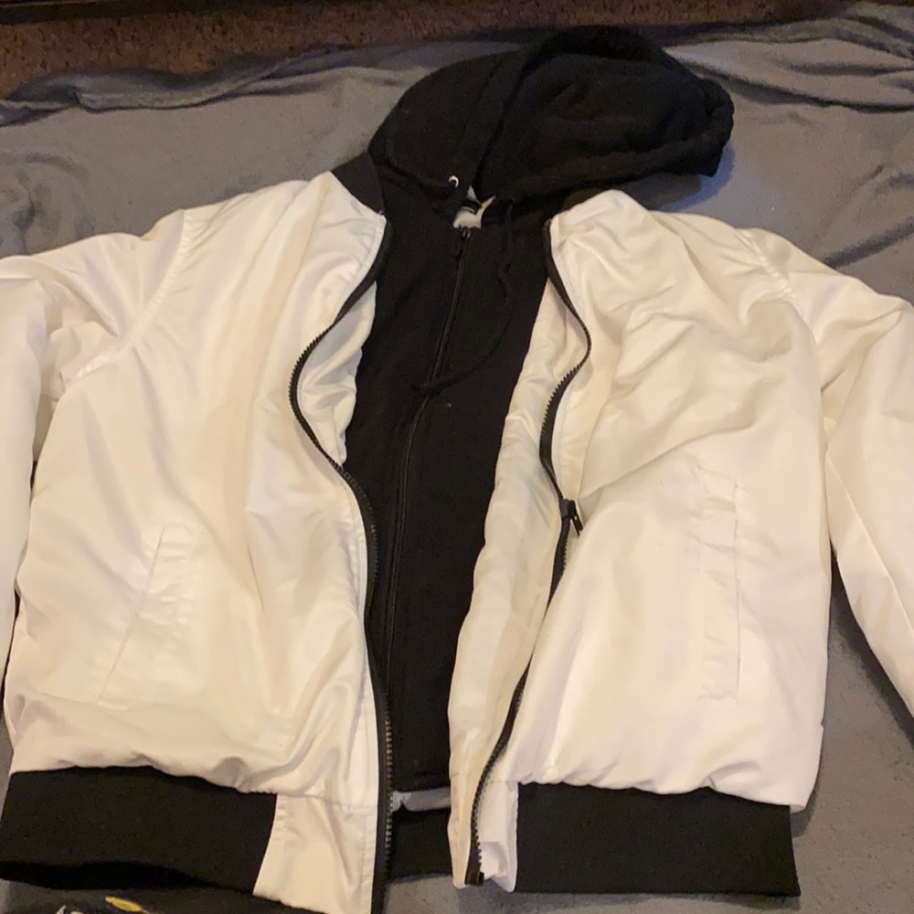 Multicolor jacket with zippers